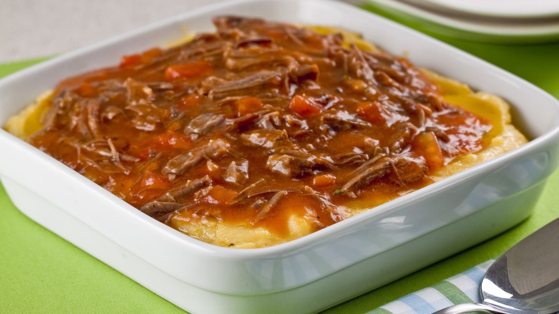Polenta com ragu de costela