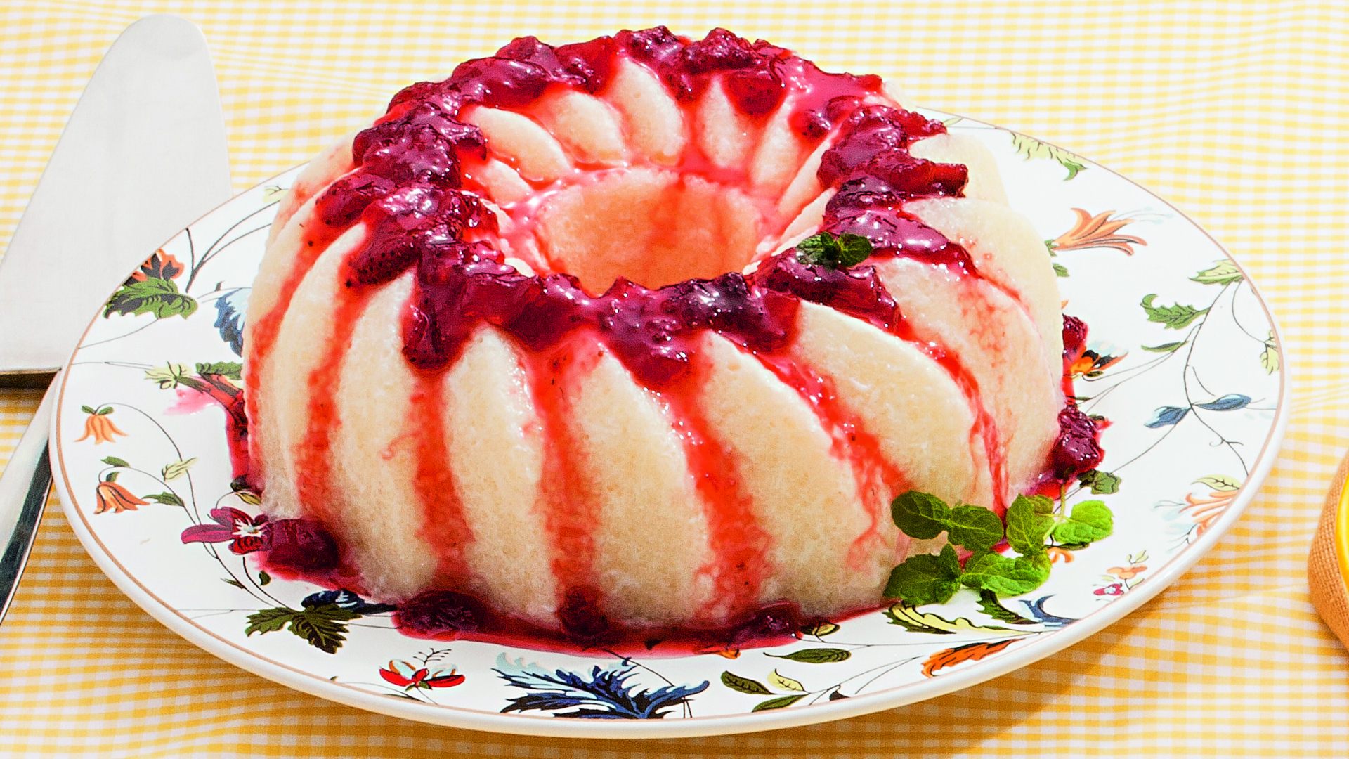 Pudim de tapioca com geleia de morango