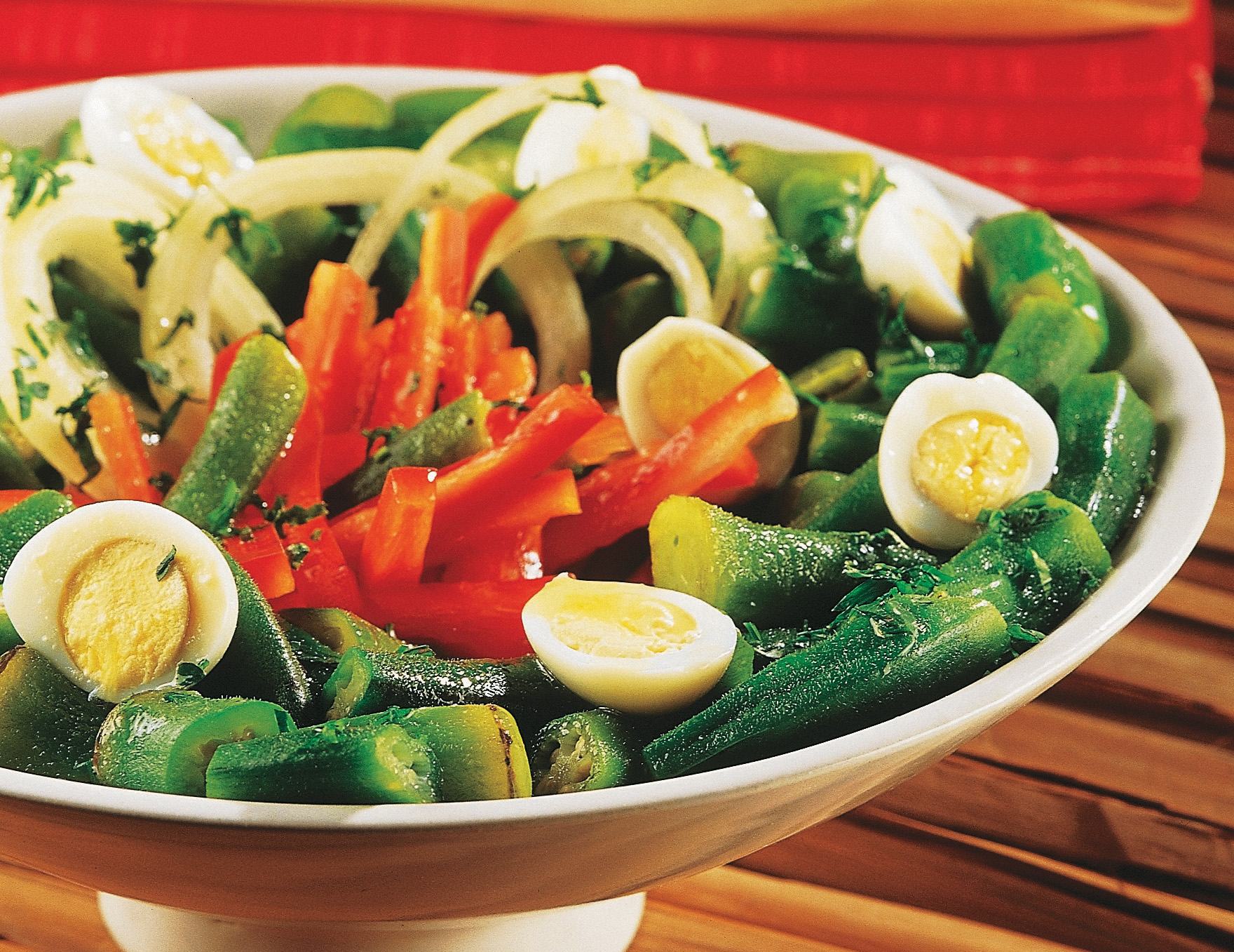 Salada de quiabo com ovo de codorna

Foto feita para a revista Ana Maria Receitas Testadas e Aprovadas que e encartada dentro da revista principal. Produçao culinaria: Irene Lopes, produçao visual: Sonia Lopes.