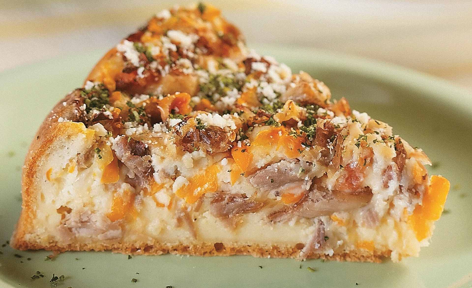 Foto de Torta com sobras de carnes