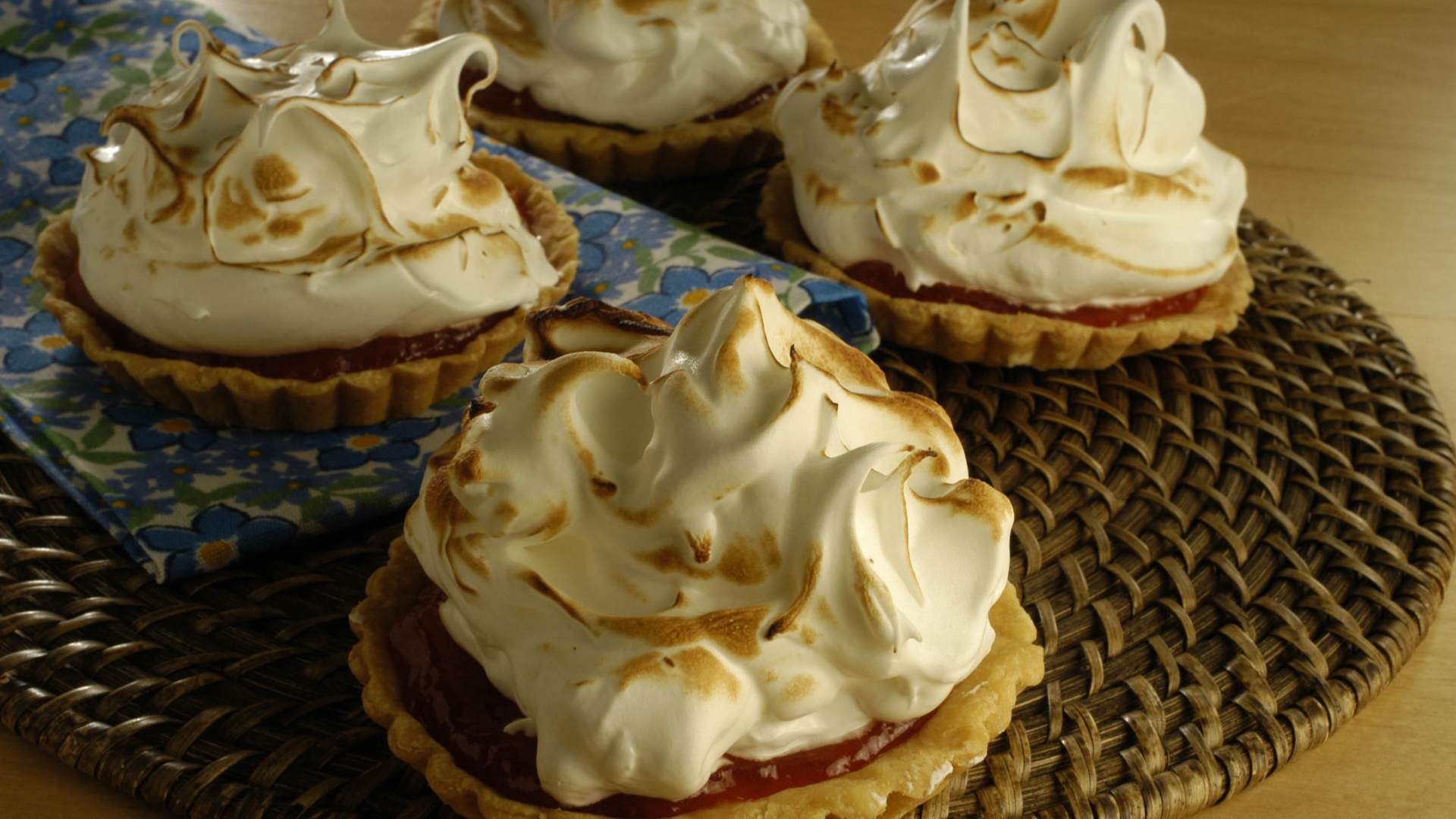 Torta de cupuaçu com merengue