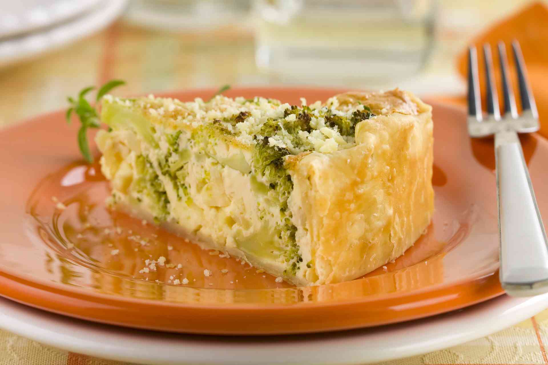 Foto de Torta de massa folhada de brócolis e queijo