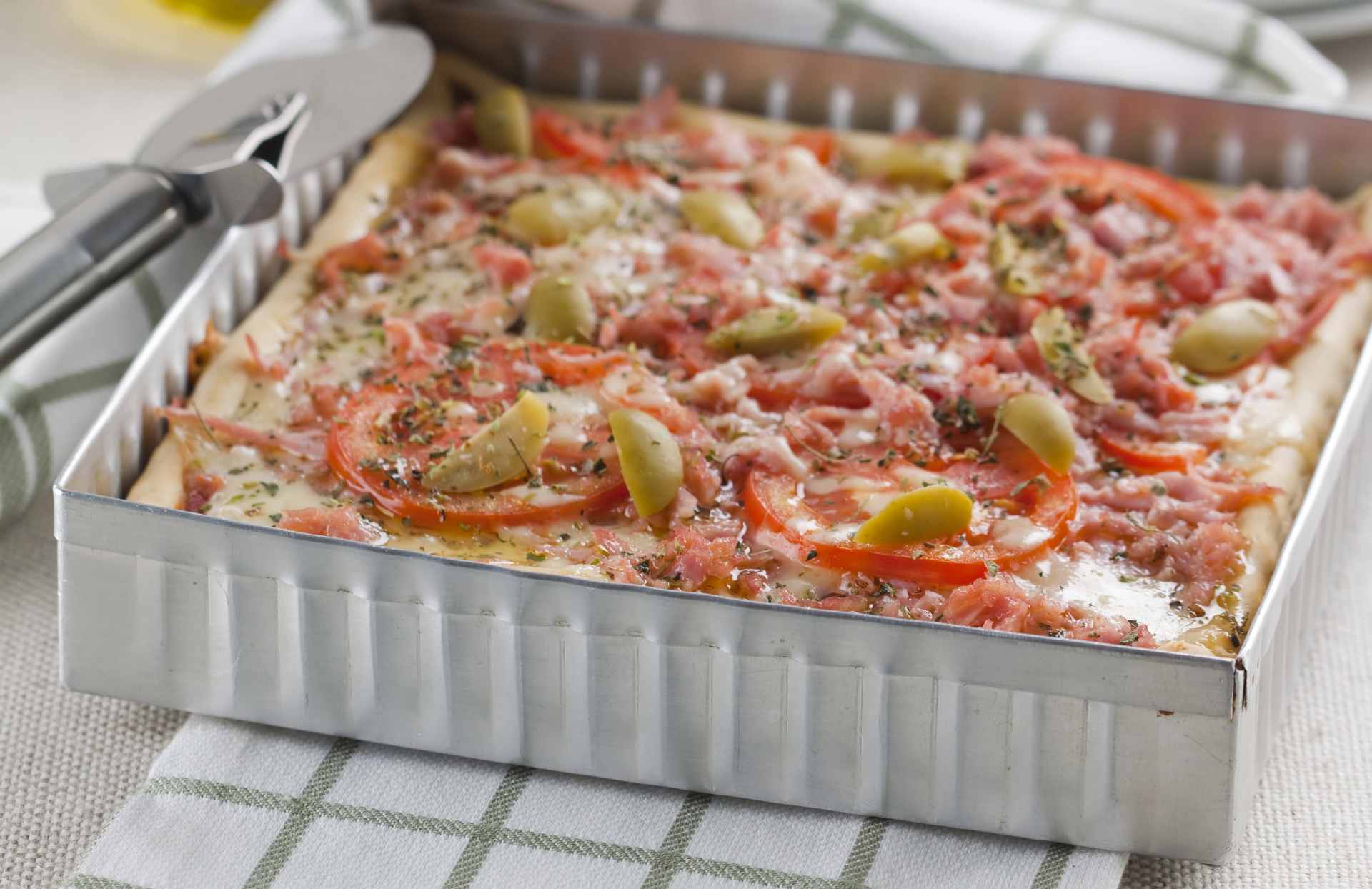 Foto de Torta-pizza de presunto e mussarela