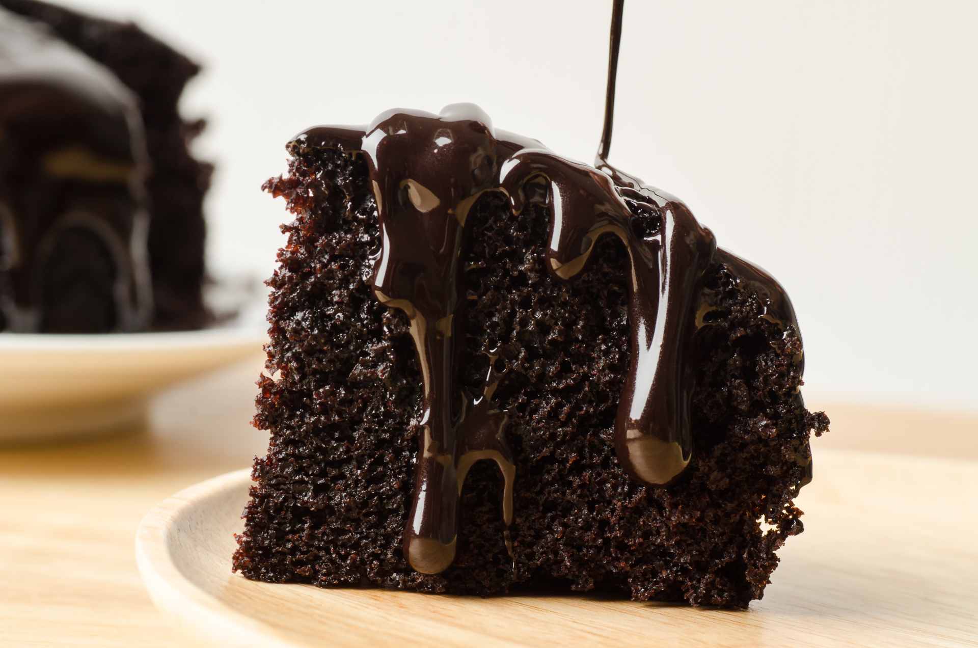 Brownie delícia com calda de chocolate