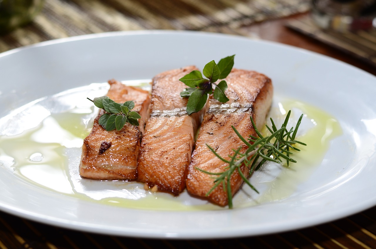 salmão ao molho de laranja