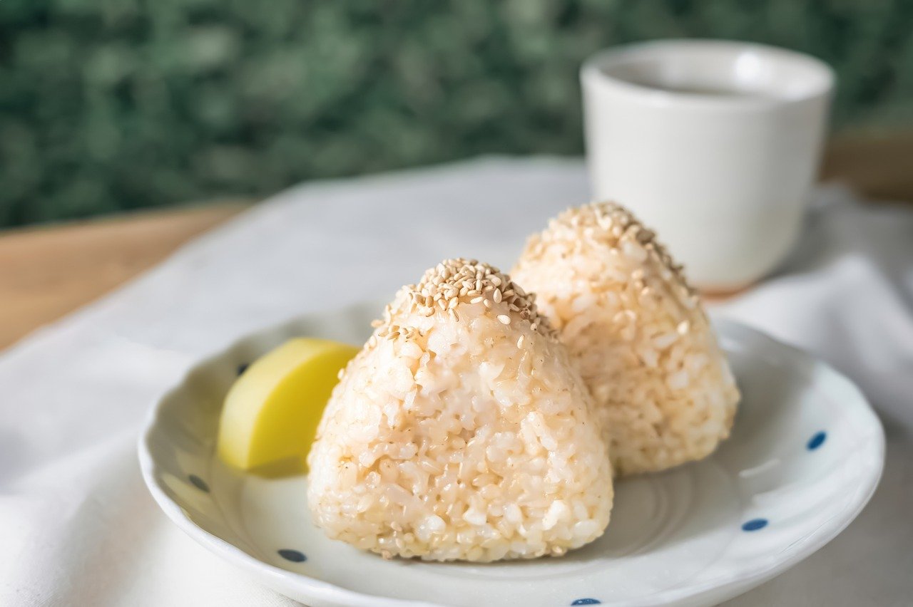 Onigiri de salmão