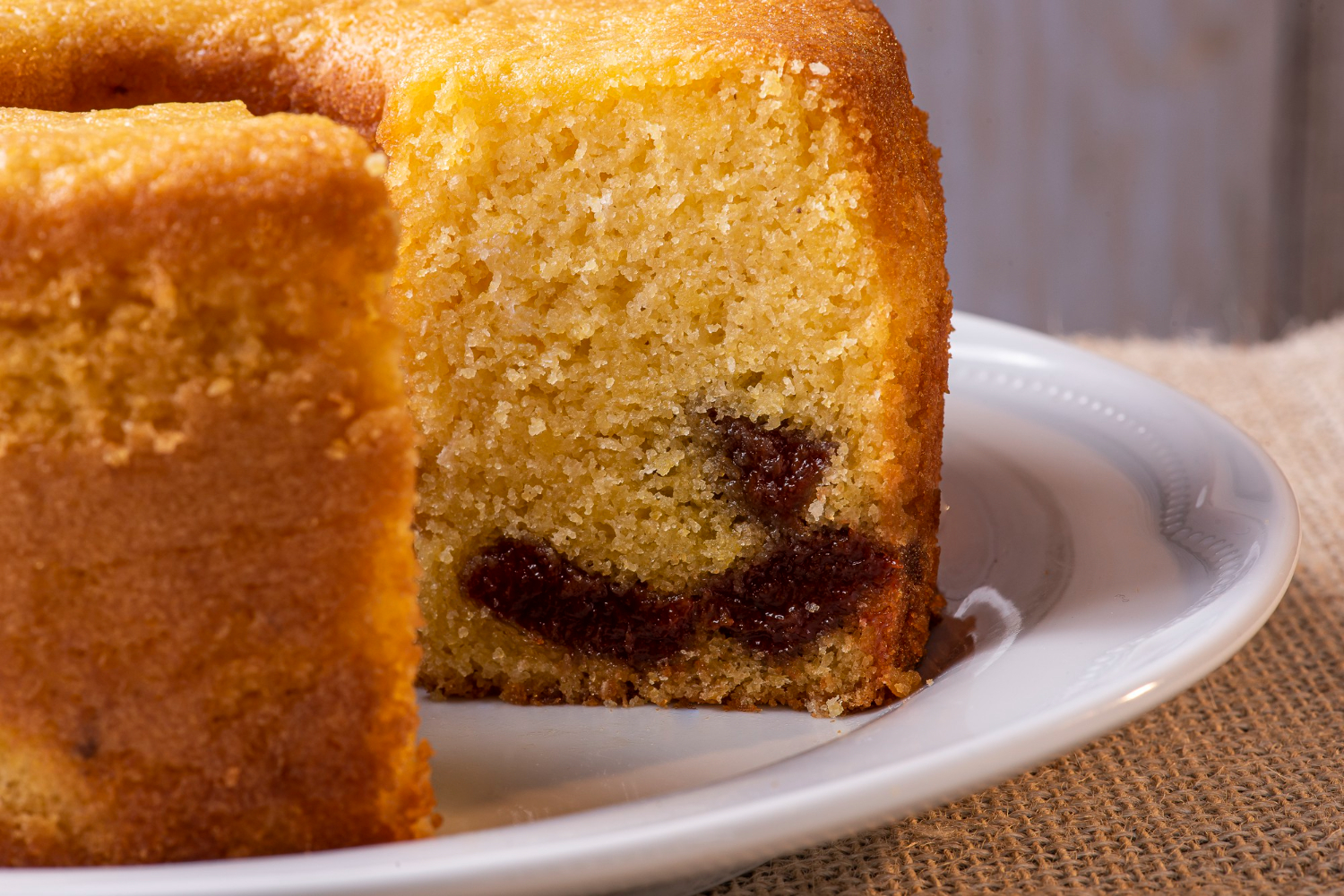 Bolo de Fubá com Goiabada