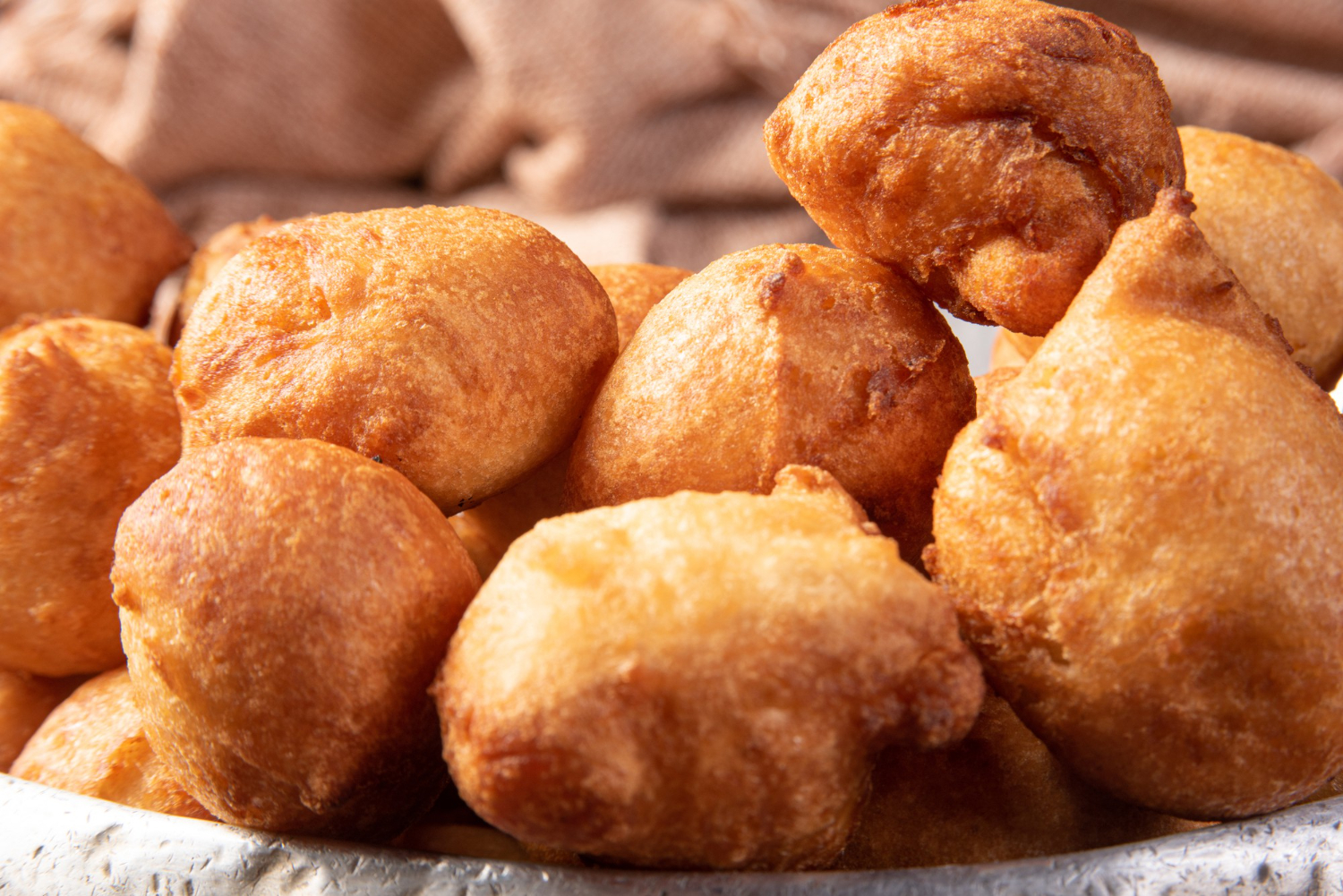 Bolinho de Chuva Cremoso para você arrasar no café da tarde!