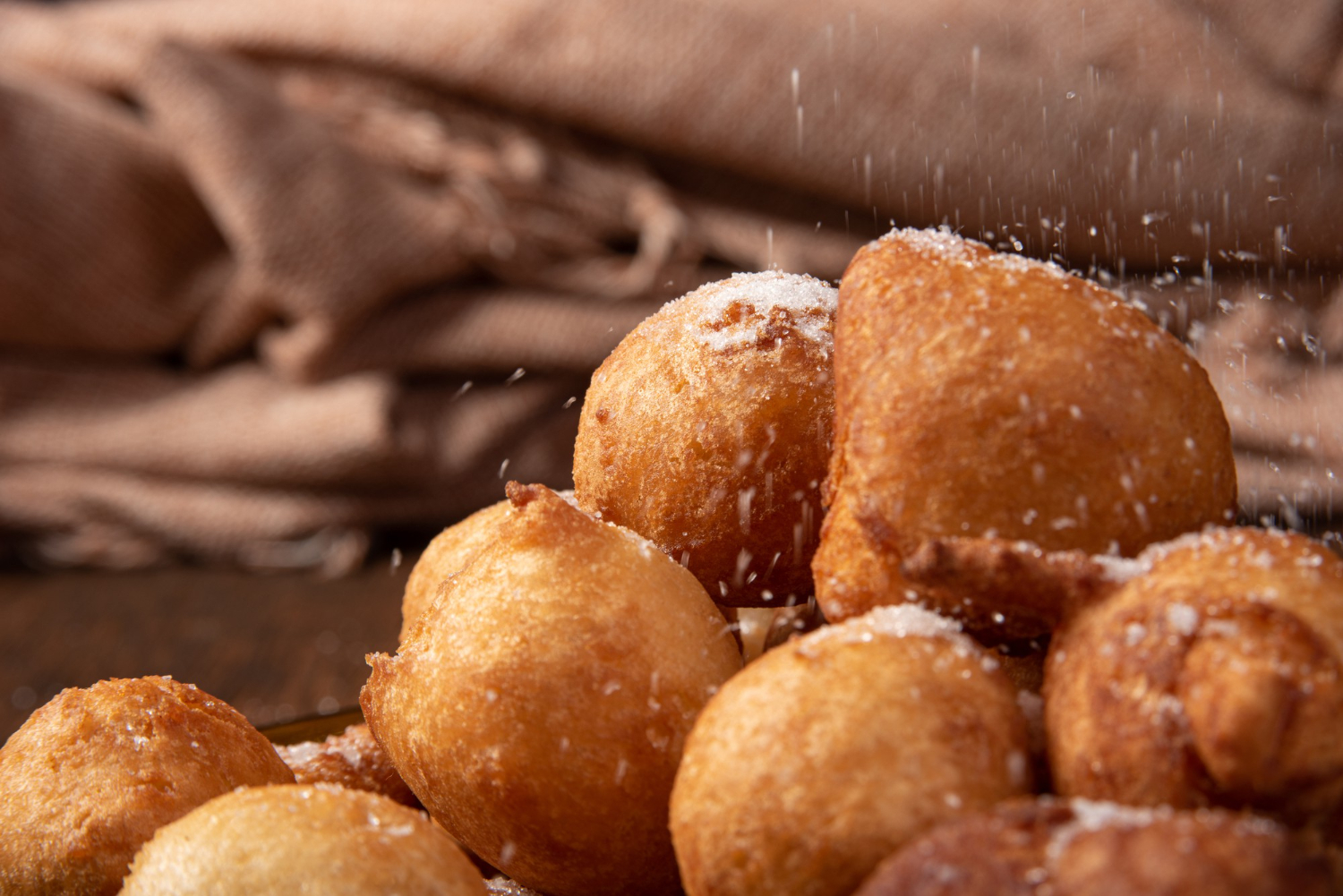 Bolinho de Chuva Muito Simples e Gostoso