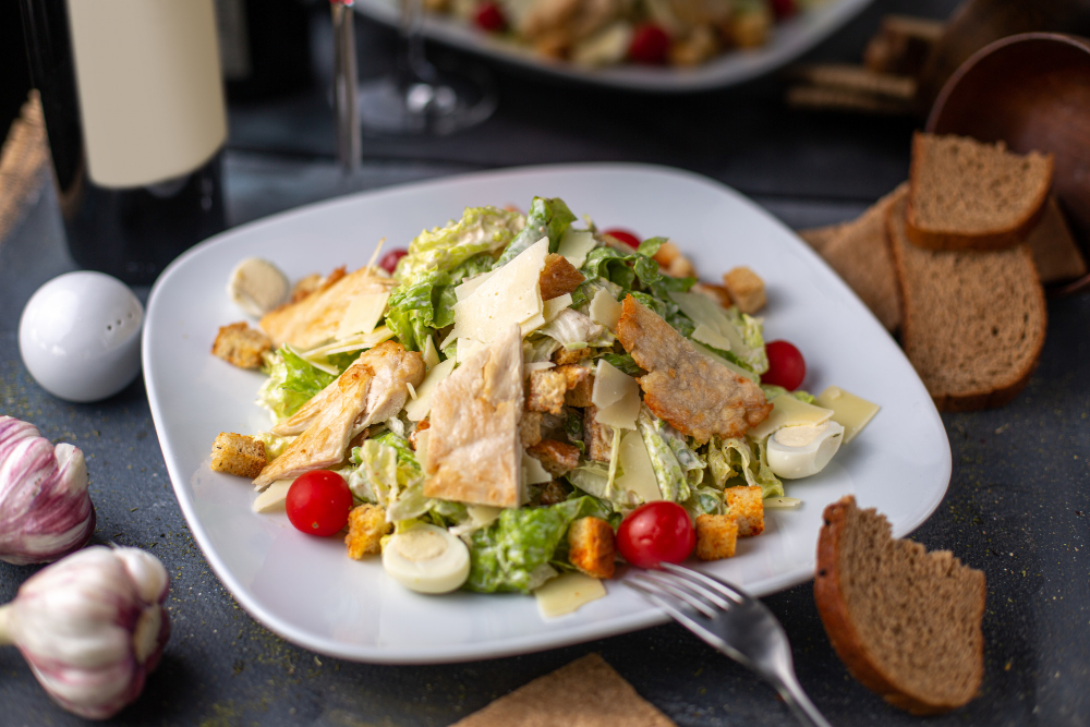 Essa Salada Caesar é a receita que não pode faltar na sua mesa