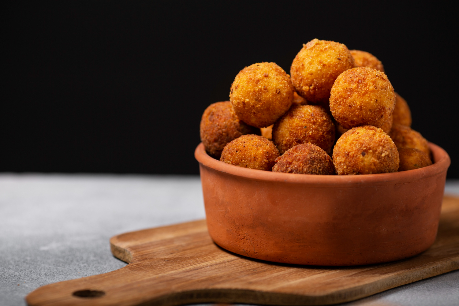 Bolinha de Queijo Simples traz um gostinho de infância perfeito!