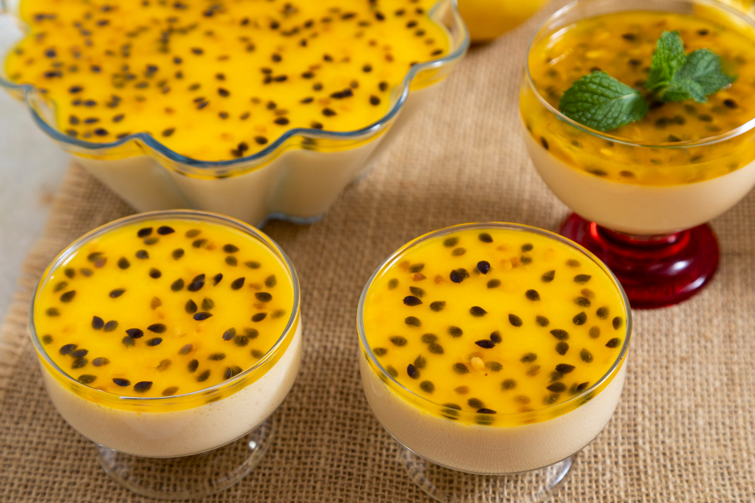 Mousse de Maracujá com 4 Ingredientes: Uma Lembrança Azedinha da Vovó!