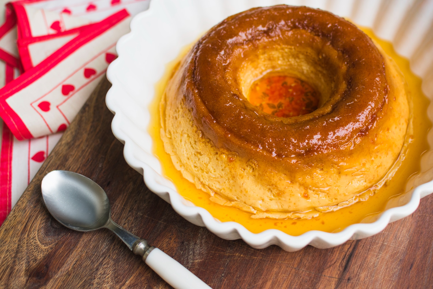 Esse é o melhor Pudim Cremoso de Pão que você vai conhecer!