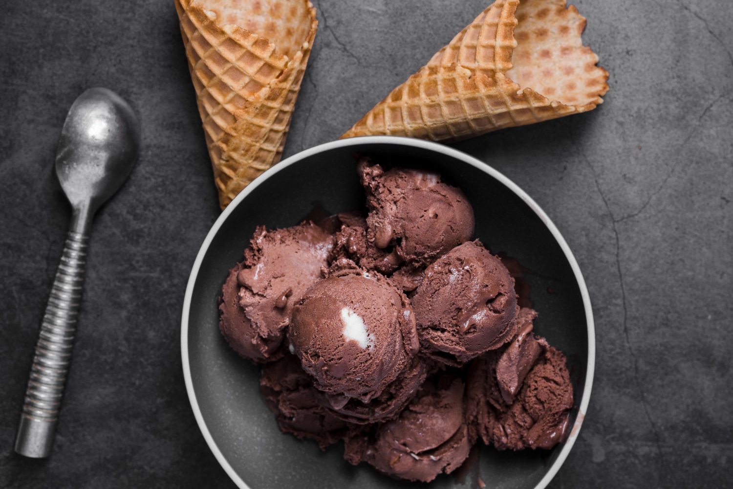 Sorvete Cremoso de Chocolate