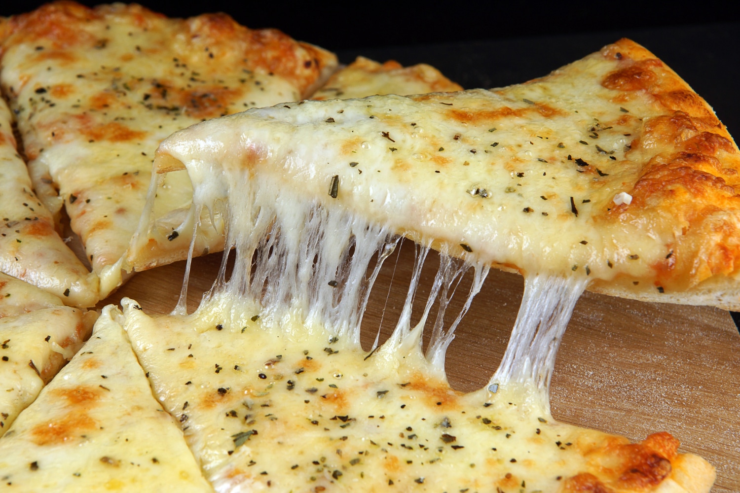 Surpreenda a todos com essa Pizza de 4 Queijos Gostosa agora!