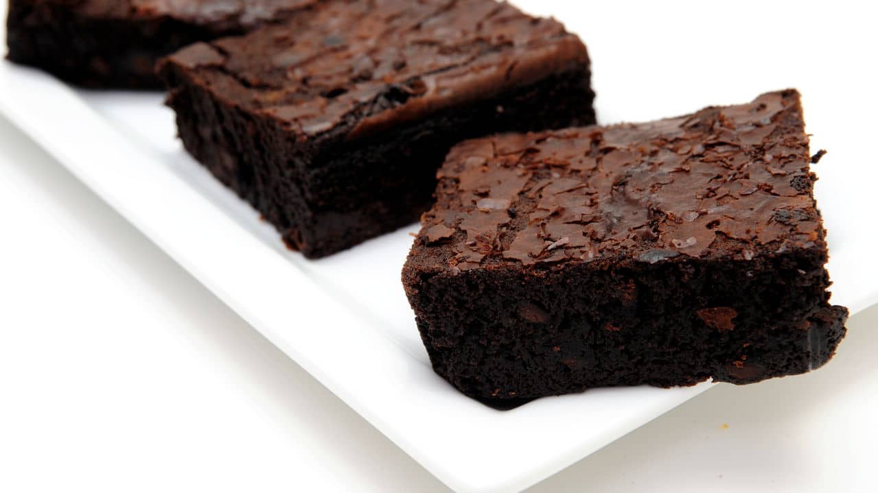Descubra Como Preparar um Brownie de Chocolate Fácil e Delicioso