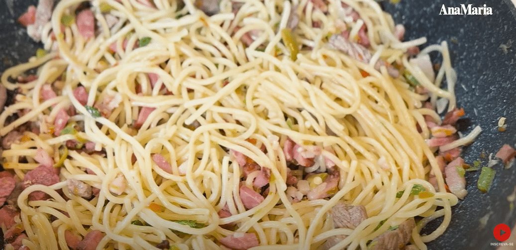 macarrão na chapa