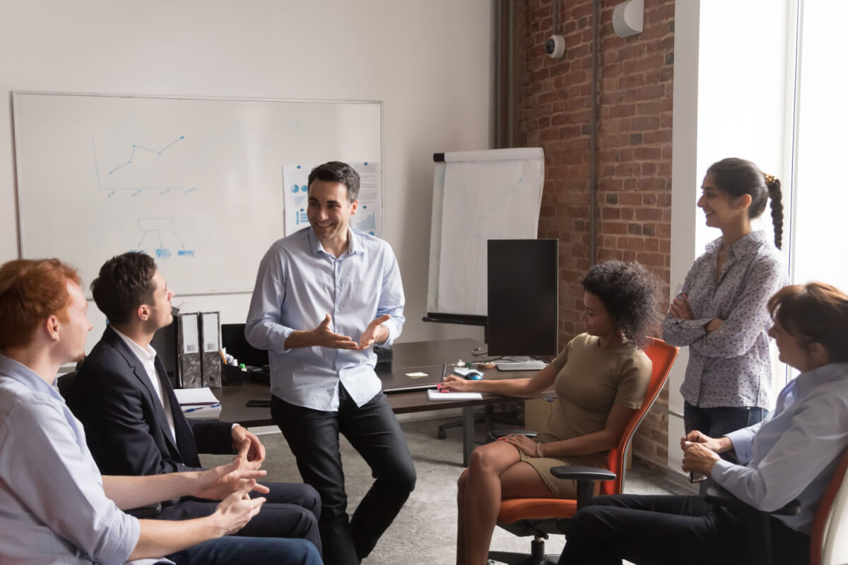 Workshops, canais, psicólogos e comunicação são essenciais para um ambiente de trabalho saudável