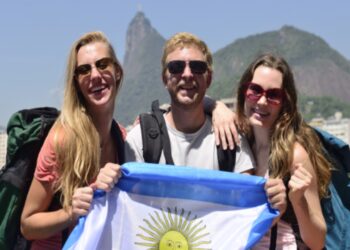 Argentinos no Brasil: por que praias brasileiras serão tomadas pelos hermanos no verão?