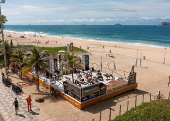 Até massagem e banheira de gelo: conheça a Rio Academia, espaço gratuito na Praia de Ipanema