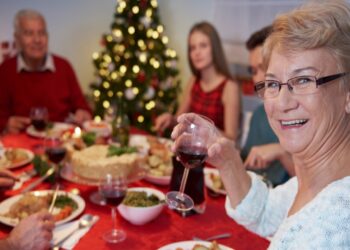 Cuidado com a ceia de Natal? Saiba como proteger o aparelho digestivo no fim de ano