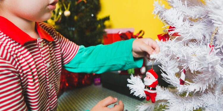 Diversão e desenvolvimento_ 6 brinquedos de Natal para as crianças