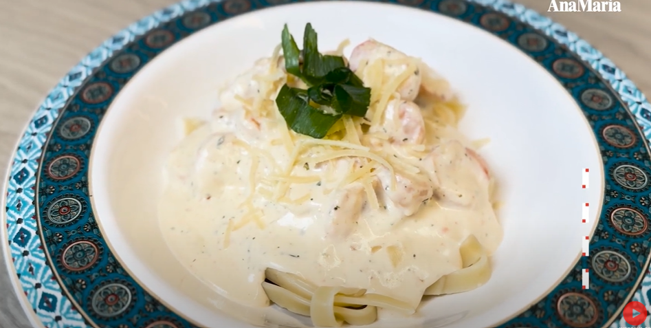 Macarrão molho branco