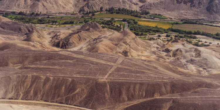 Nazca - Peru. Créditos: (depositphotos.com / VladimirKrupenkin)