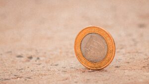 Real é a pior moeda do mundo: entenda a desvalorização da moeda! (Imagem: Unsplash/Christine Roy)