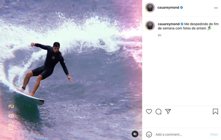 Cauã Reymond arranca suspiros ao publicar fotos surfando