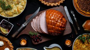 Ceia de Natal e dieta: veja dicas para manter o equilíbrio! (Imagem: Unsplash/Jed Owen)