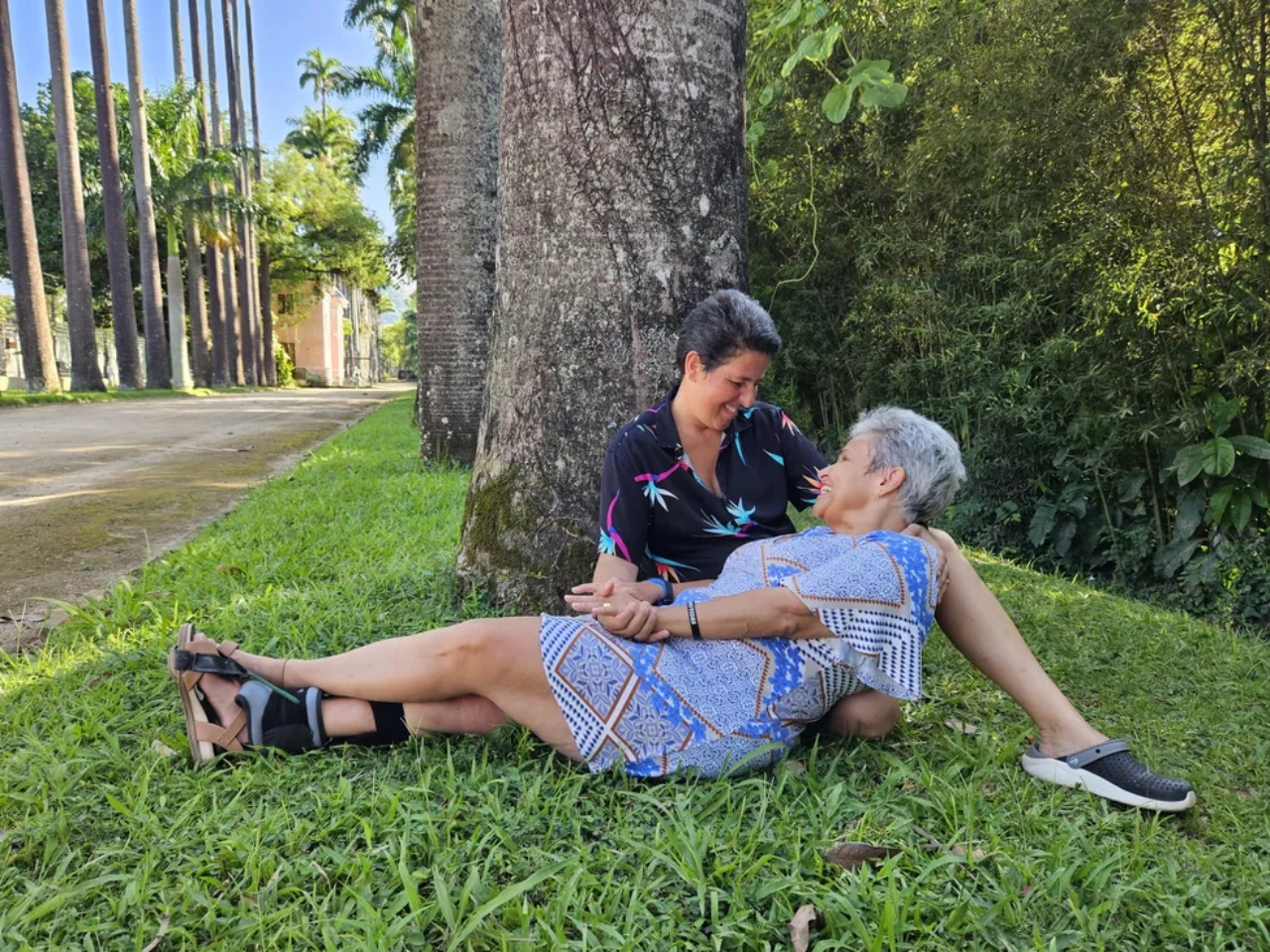 Claudia Rodrigues e Adriane Bonato no Jardim Botânico - Foto: Dan Delmiro/ Agnews