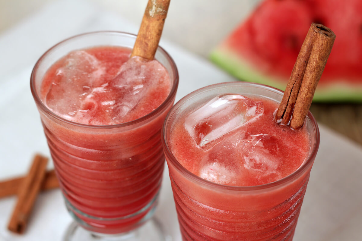 Suco diurético (Imagem: Shutterstock)