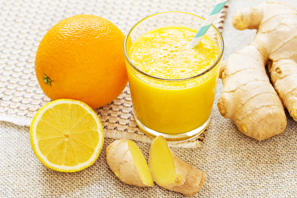 Suco de laranja com gengibre (Imagem: Shutterstock)