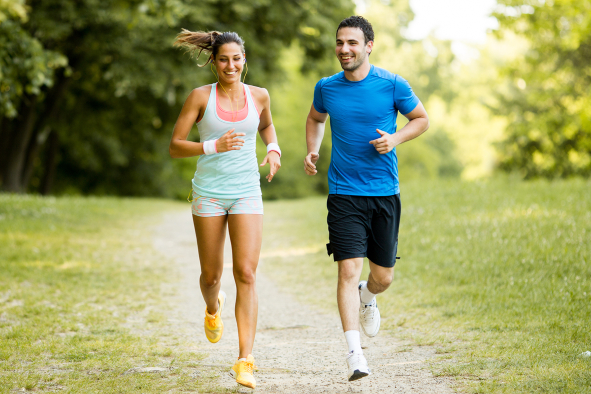 Corrida é um dos treinos aeróbios mais eficazes para quem quer perder peso (Imagem: BGStock72 | Shutterstock)