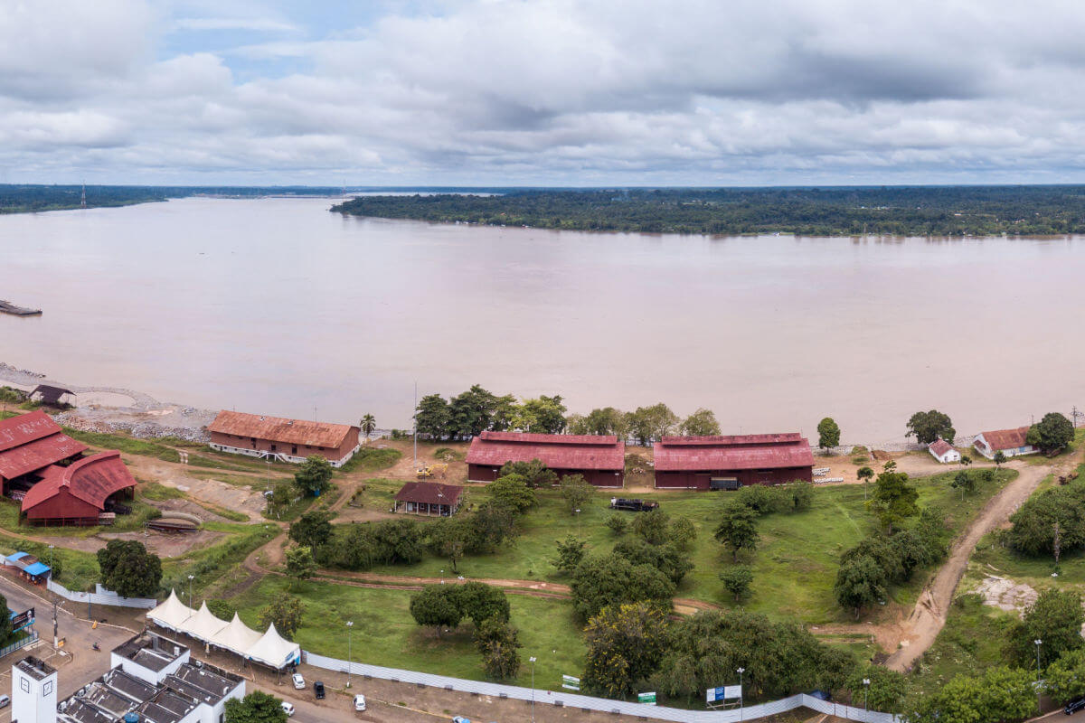 Porto Velho encanta os turistas com suas paisagens naturais e urbanas (Imagem: Shutterstock)