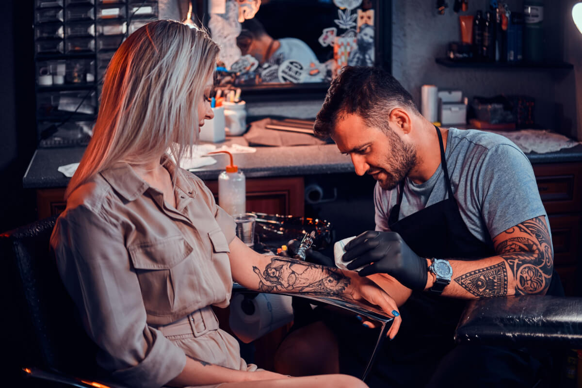 Alguns desenhos de tatuagem são mais populares (Imagem: FXQuadro | ShutterStock)