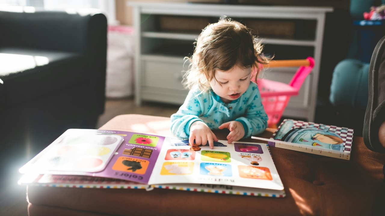 como incentivar o aprendizado bilíngue dos filhos