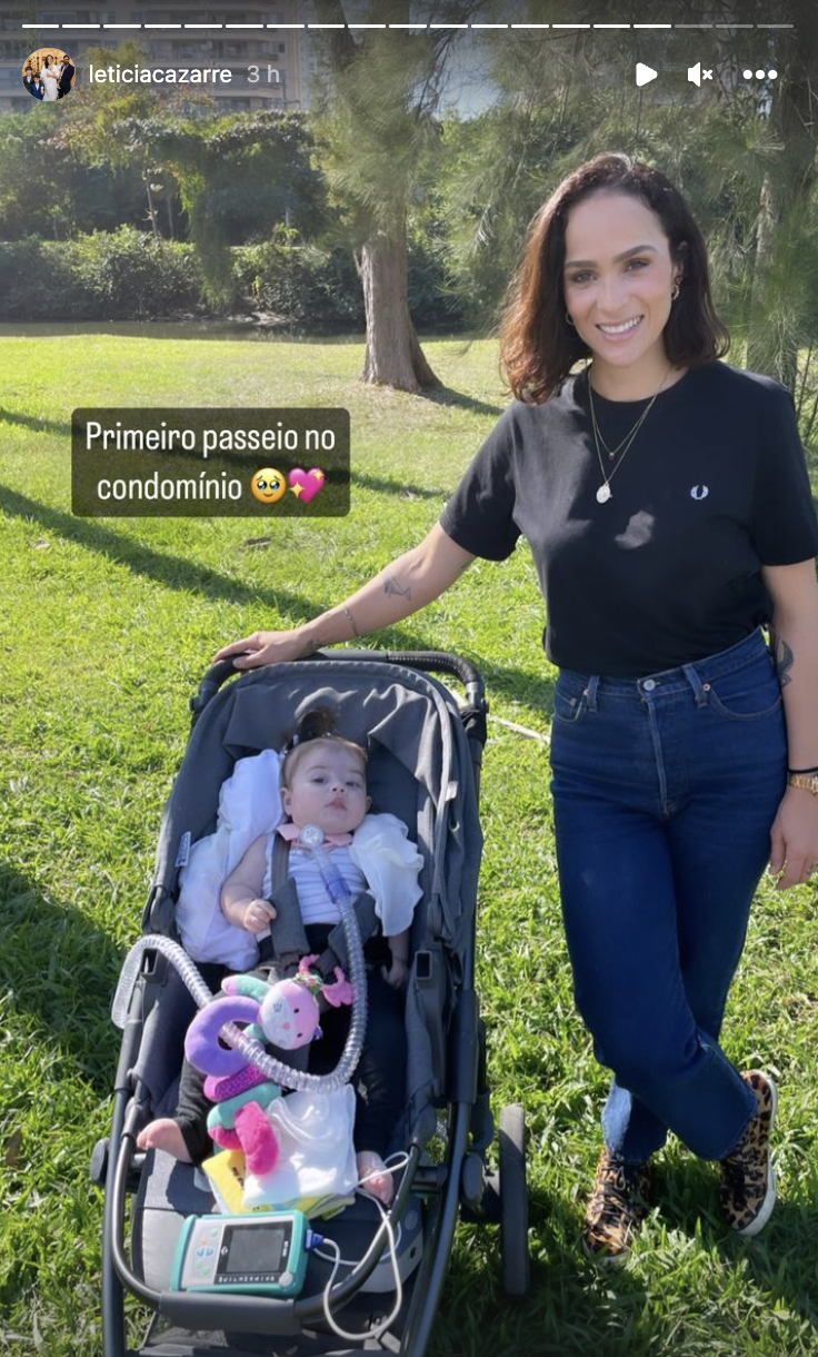 Letícia Cazarré com Maria Guilhermina, sua filha com Juliano Cazarré