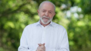 Lula passa por cirurgia às pressas