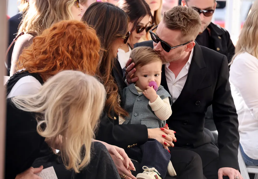 Macaulay Culkin, Brenda Song e o filho caçula 