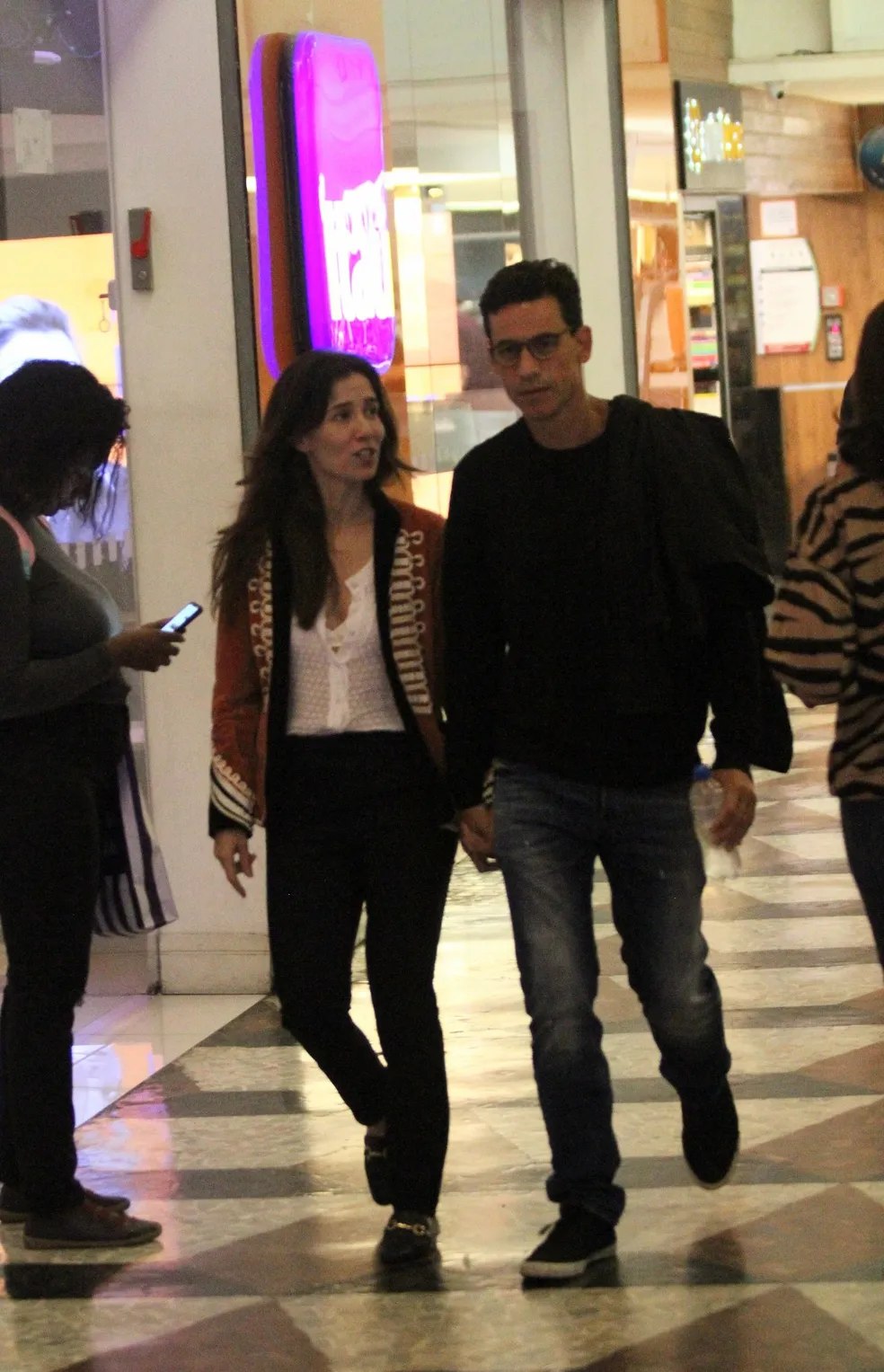 Marjorie Estiano junto com o namorado