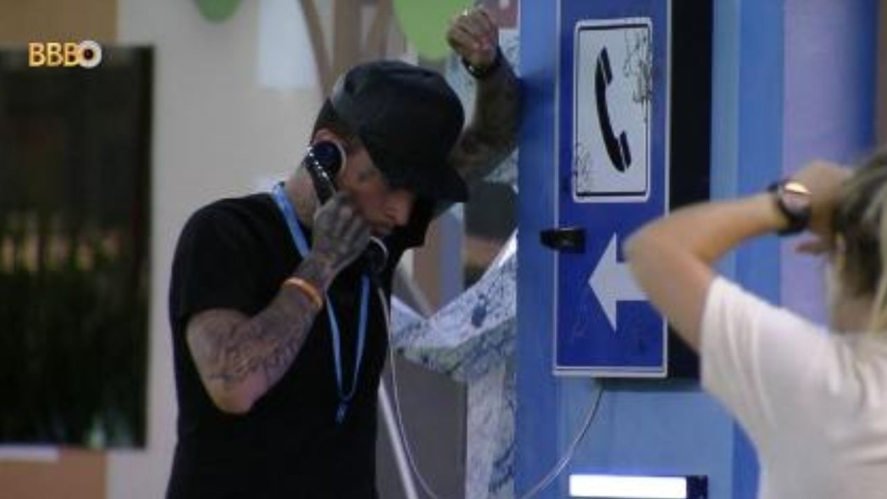 MC Guimê atendeu o big fone