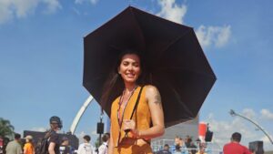Conheça a história da apresentadora Letícia Datena e saiba os cuidados dela com o melasma no verão (Imagem: Divulgação)