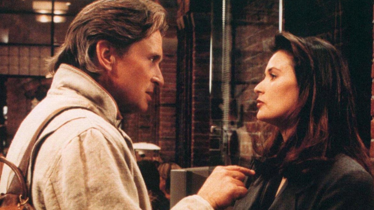 Michael Douglas e Demi Moore no filme 'Assédio Sexual'