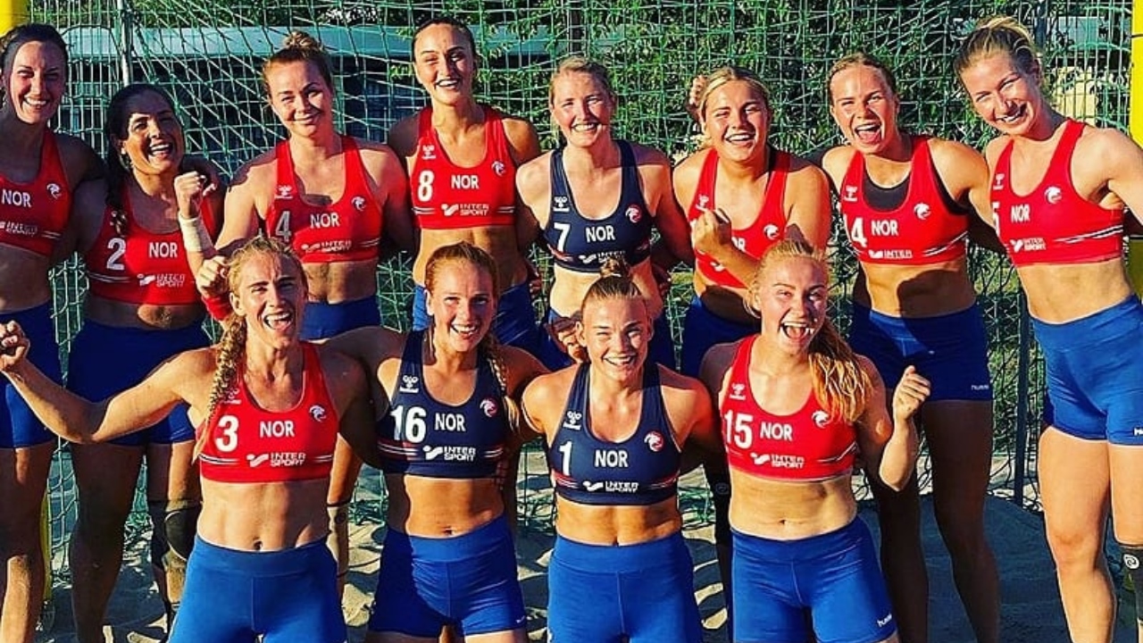 Time de handebol de praia da Noruega foi multado após jogar de shorts