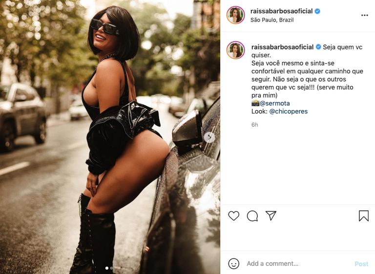 Raissa Barbosa posa, no meio da rua, para clique sexy