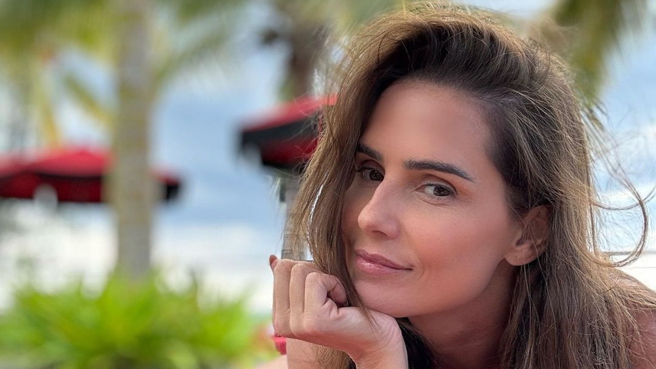 Deborah Secco também optou pela reversão de procedimentos para ter uma beleza mais natural