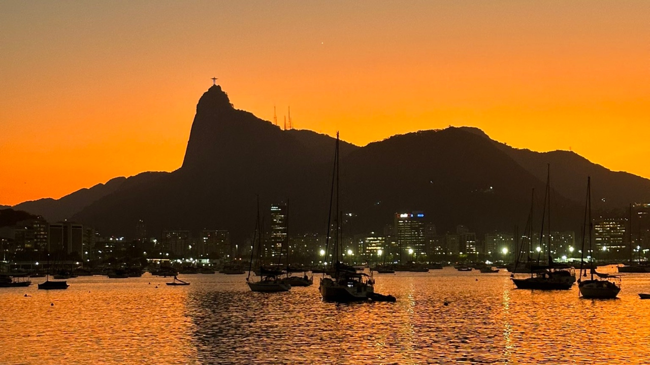 No Brasil, o Rio de Janeiro e o distrito de Atafona, em São João da Barra, no Norte Fluminense, estão entre os locais em risco