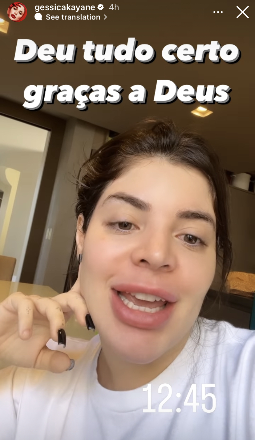 Stories da Glay falando sobre cirurgia da Anitta